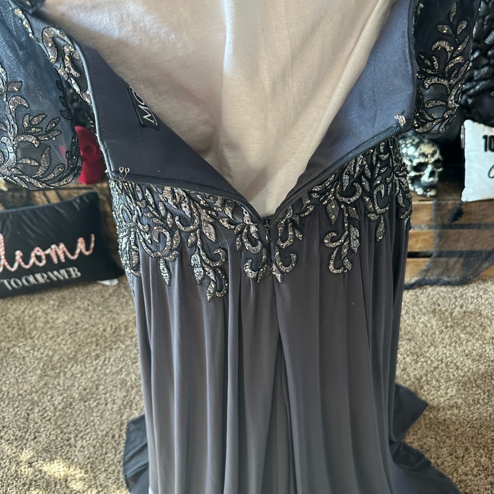 MGNY Madeline Gardner Formal Mother Of The Bride Charcoal Floor Length Bead 8/10 - Picture 6 of 16